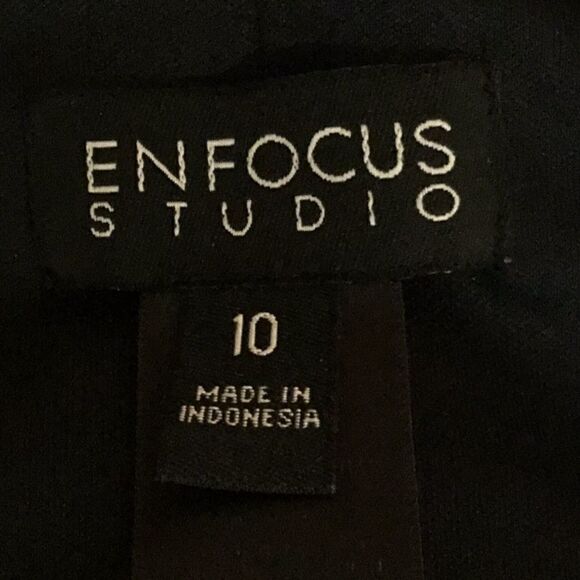 Navy blue sleeveless dress with gold & white zig zag pattern in size 10 - Picture 12 of 12